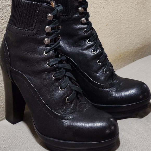 FRYE Black Ankle High Heel Round Toe Leather Booties Size 6.5 - Picture 2 of 8